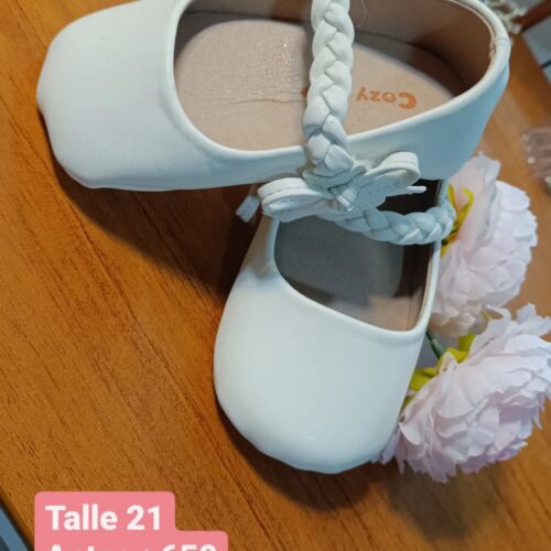 zapatito blanco talle 21