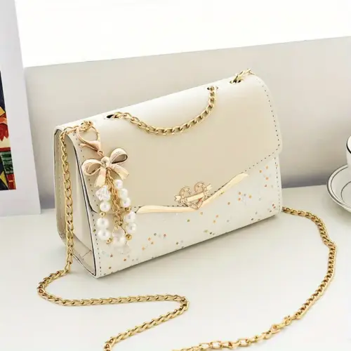 Clutch Plateado de Fiesta - Elegancia Compacta