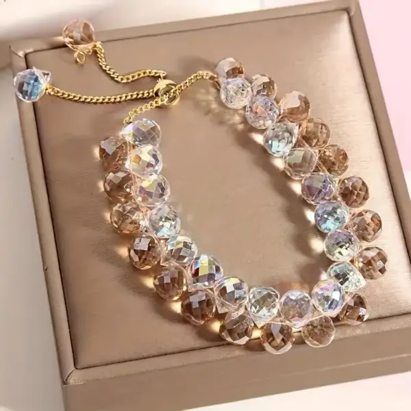 Pulcera Cristal artificial blanca tornasol caramelo