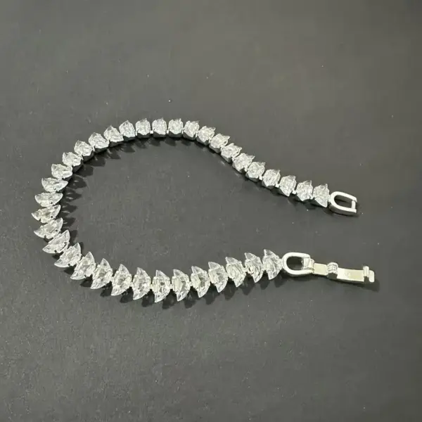 Pulcera circonitas cúbicas 5A