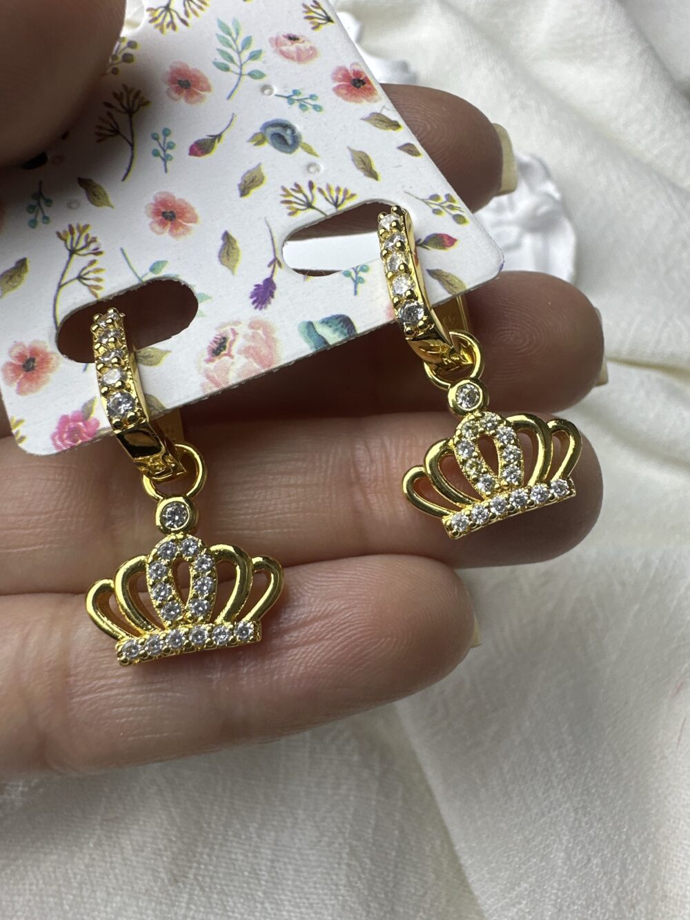 Aritos de corona