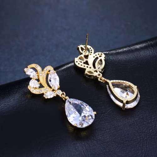 Aretes Lágrima  dorados con flor de circonia