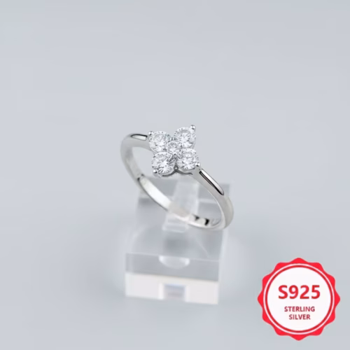 Anillo de Plata 925 Alma con Trébol de Circonia Sutil (TALLE7)