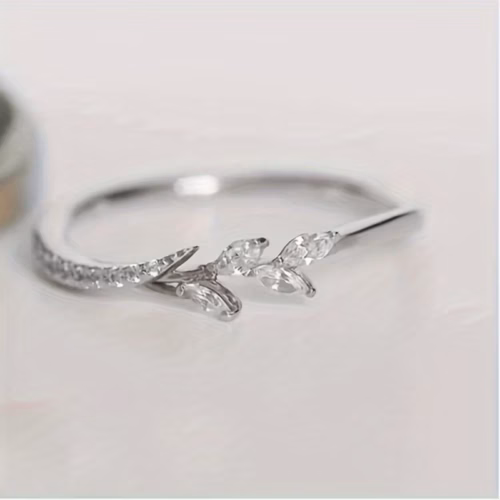 Anillo Lira con diseño de hoja y zirconia brillante (talle10) PLATEADO