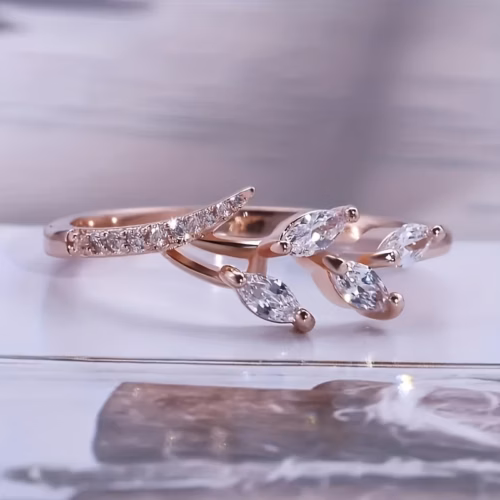 Anillo Lira con diseño de hoja y zirconia brillante (talle10) Oro rosa