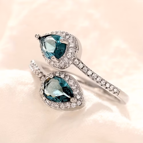 Anillo  lágrima plateado